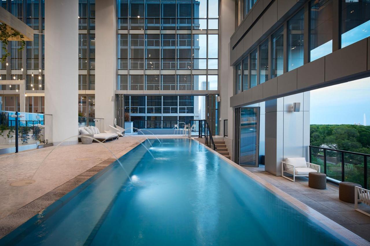 Sentral Michigan Avenue Apart otel Chicago Dış mekan fotoğraf The pool at the Ritz-Carlton, Dallas
