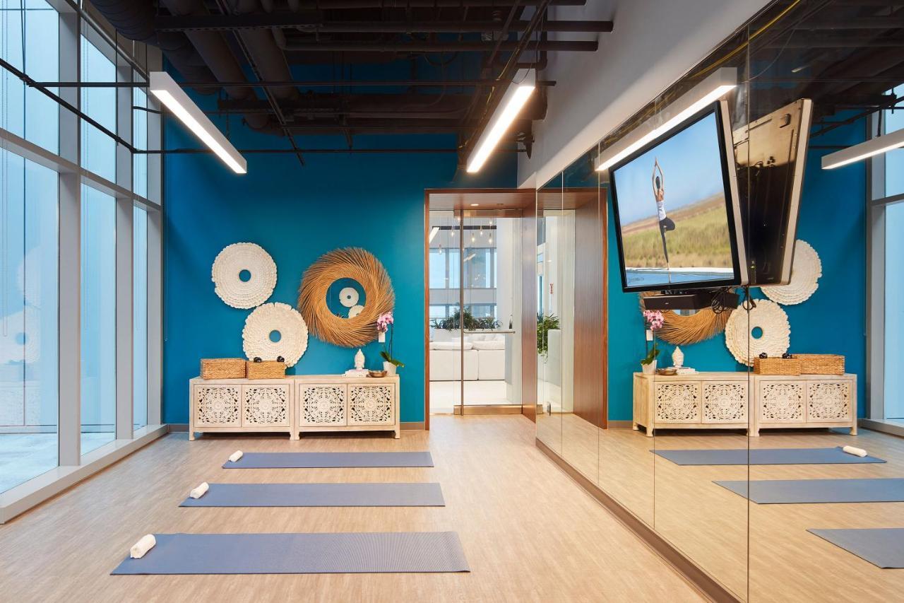 Sentral Michigan Avenue Apart otel Chicago Dış mekan fotoğraf The yoga studio at the 1000M building