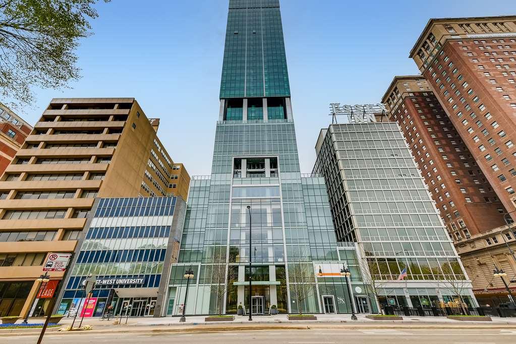 Sentral Michigan Avenue Apart otel Chicago Dış mekan fotoğraf The building's entrance